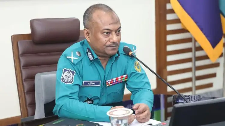 নতুন আইজিপি হওয়ার দৌড়ে সাবেক সিএমপি কমিশনার হাসিব আজিজ